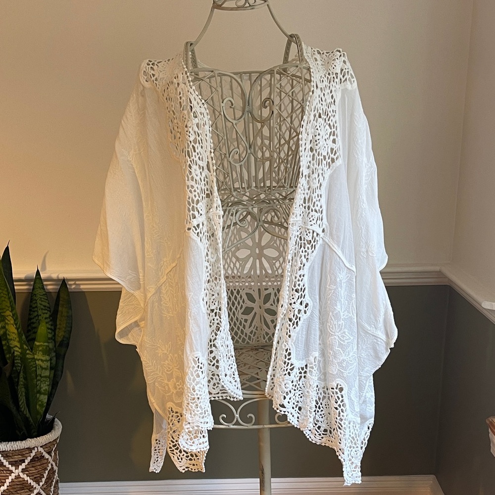 Torrid White Crochet Ruana Flower Boho CottageCore